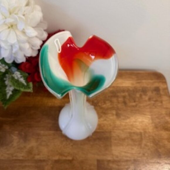 Vintage‎ Hand Blown Art Glass Vase White Base Red Green Swirl Ruffled Top - Picture 4 of 9